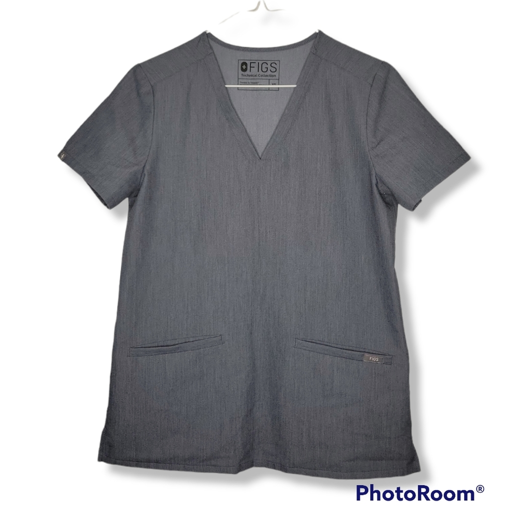 Figs Casma Three Pocket Top women's scrubs